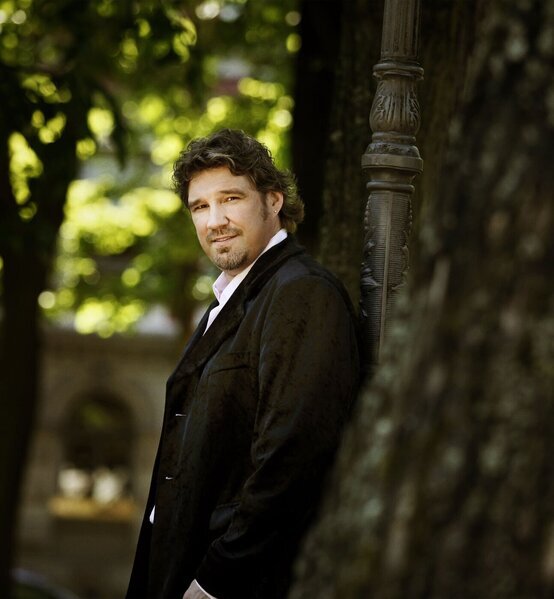 <b>Pentti Hietanen</b>